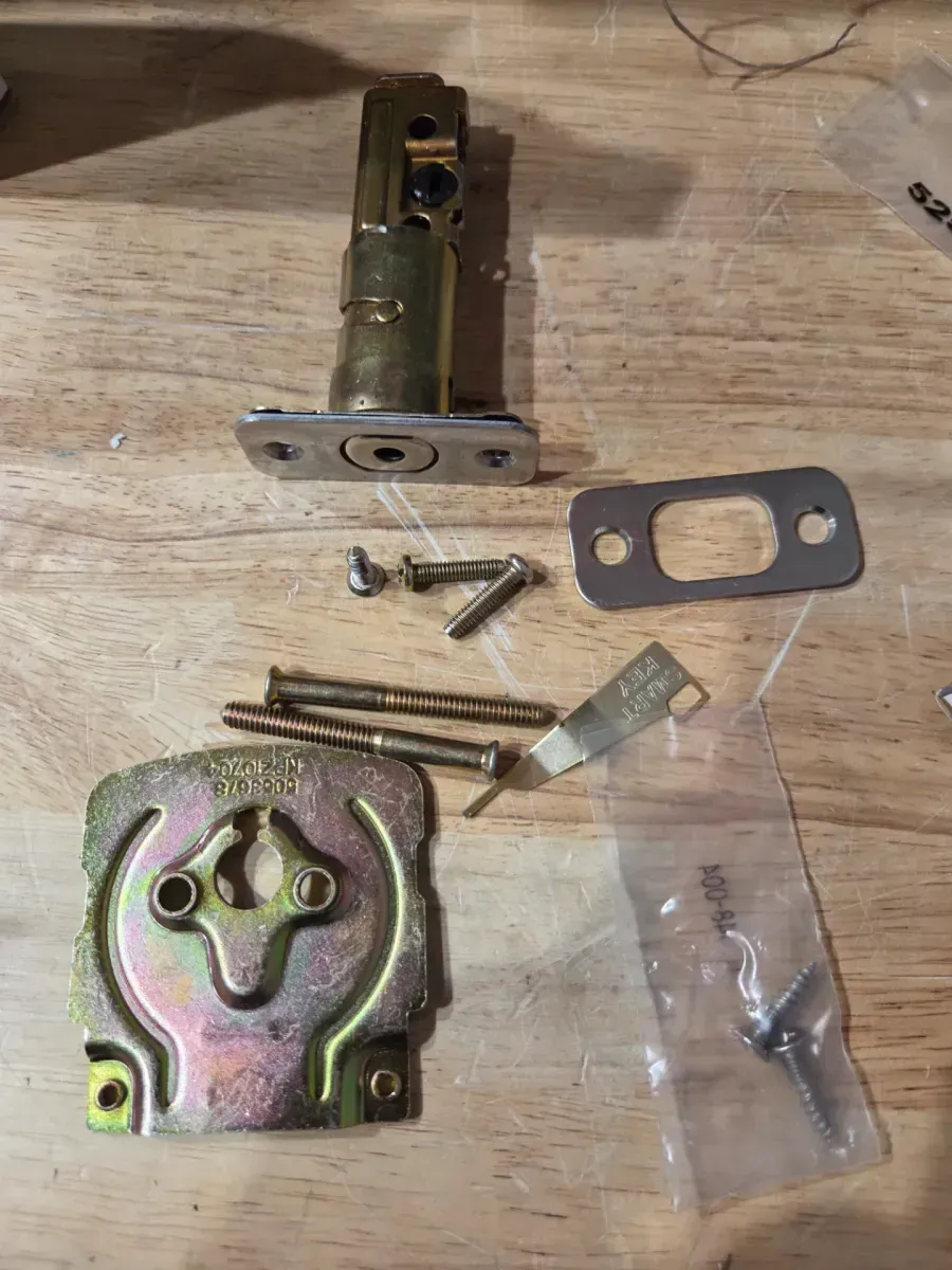 Kwikset Electronic Keypad Deadbolt Lock in Satin Nickel - image 3