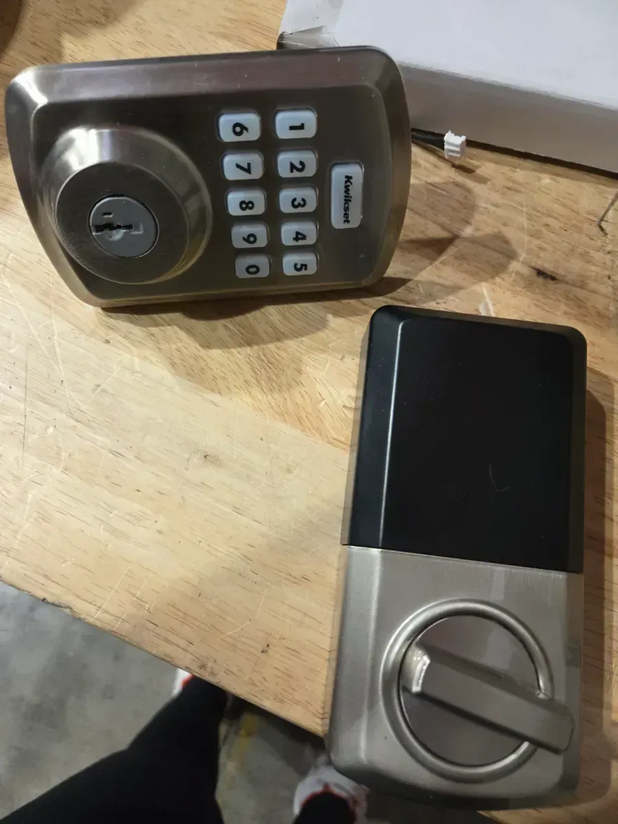 Kwikset Electronic Keypad Deadbolt Lock in Satin Nickel - image 4