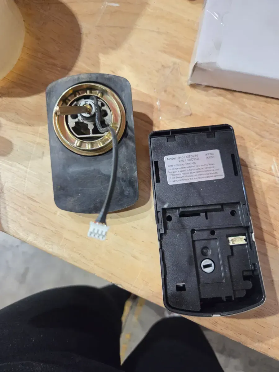 Kwikset Electronic Keypad Deadbolt Lock in Satin Nickel - image 5