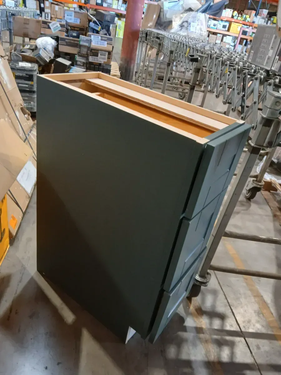 ***Top drawer damaged***Washington 18 in. W x 24 in. D x 34.5 in. H Plywood Assembled Drawer Base in Verdant Green with 3-Soft Close Drawers - image 4
