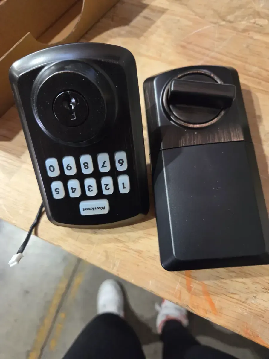 Kwikset Powerbolt 250 10-Button Keypad Venetian Bronze Transitional Electronic Deadbolt Door Lock - image 2