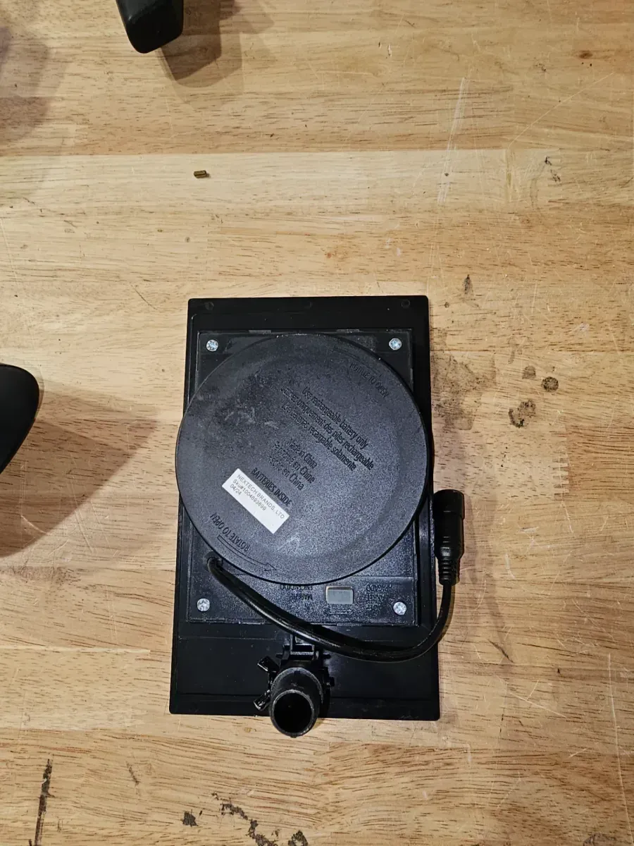 100 Lumen Black LED Outdoor Solar Metal Spotlight with with Adjustable Lamp Head - image 4