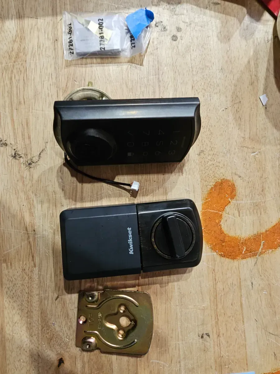 SmartCode 270 Traditional Venetian Bronze Touchpad Single Cylinder Electronic Deadbolt Featuring SmartKey Security - image 2