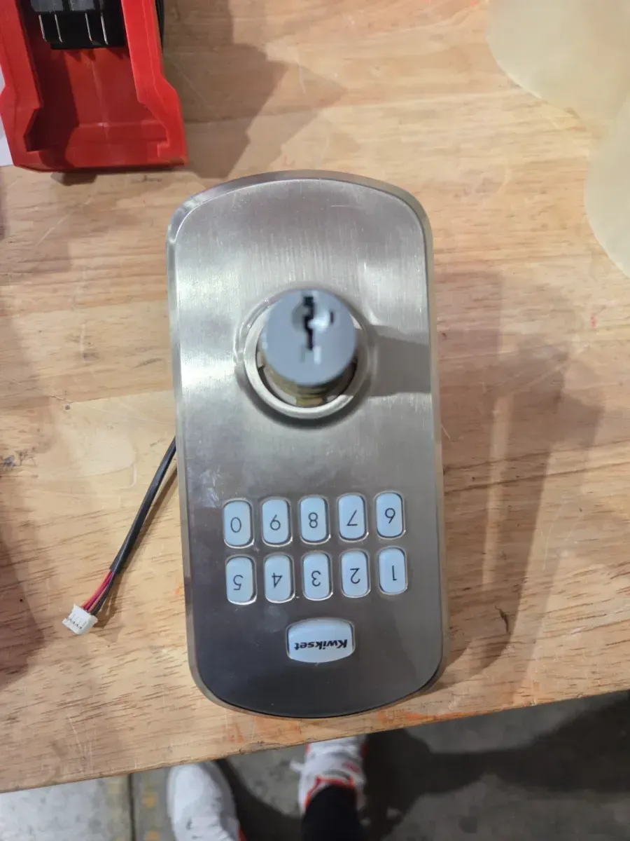 SmartCode 955 Satin Nickel Light Commercial Electronic Keypad Deadbolt with Kingston Handle For High Traffic Durability - image 2