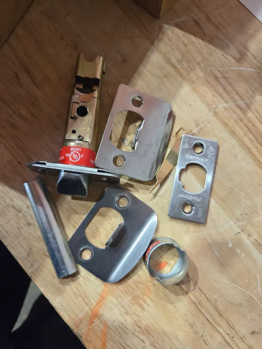 SmartCode 955 Satin Nickel Light Commercial Electronic Keypad Deadbolt with Kingston Handle For High Traffic Durability - image 4