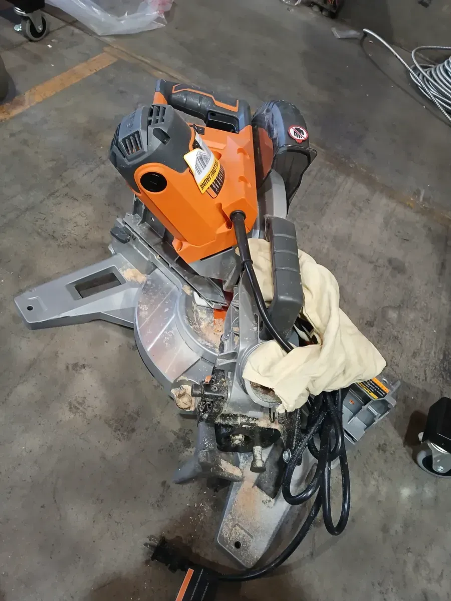 RIDGID 15 Amp 10 in. Corded Dual Bevel Miter Saw with LED Cut Line Indicator - image 3
