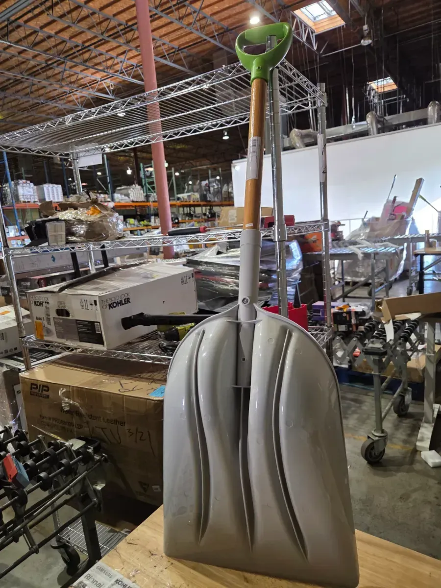 27.5 in. D-Handle Poly Grain Scoop Shovel - image 4