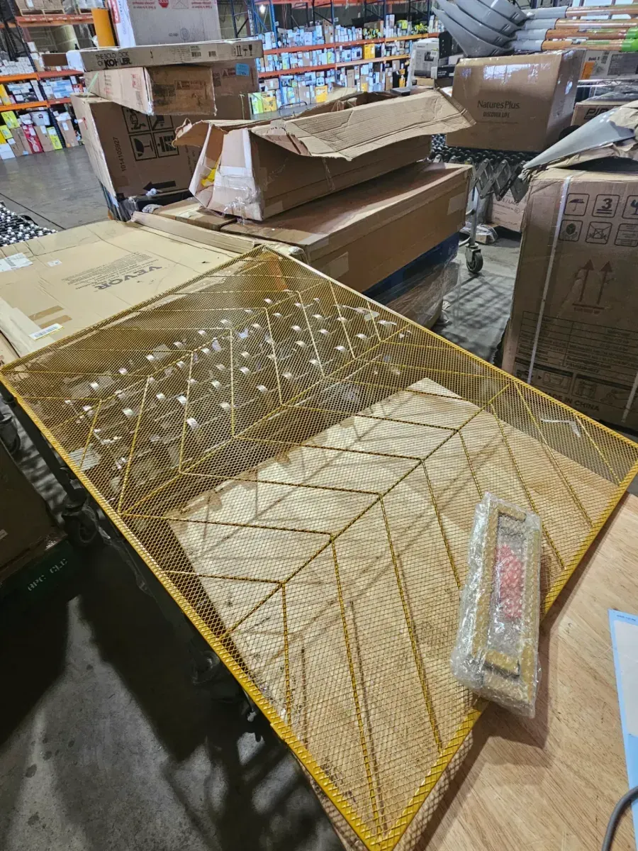 VEVOR Fireplace Screen Single Panel Sturdy Iron Mesh Fireplace Screen 38.6in(L) x29.8in(H) Spark Guard Cover Simple Installation Free Standing Fire Fence Grate for Living Room Home Decor Modern - image 2