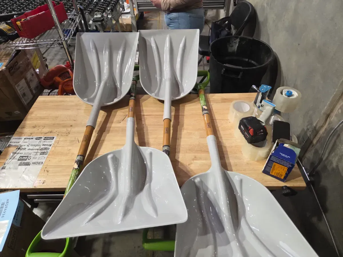 27.5 in. D-Handle Poly Grain Scoop Shovel - image 4