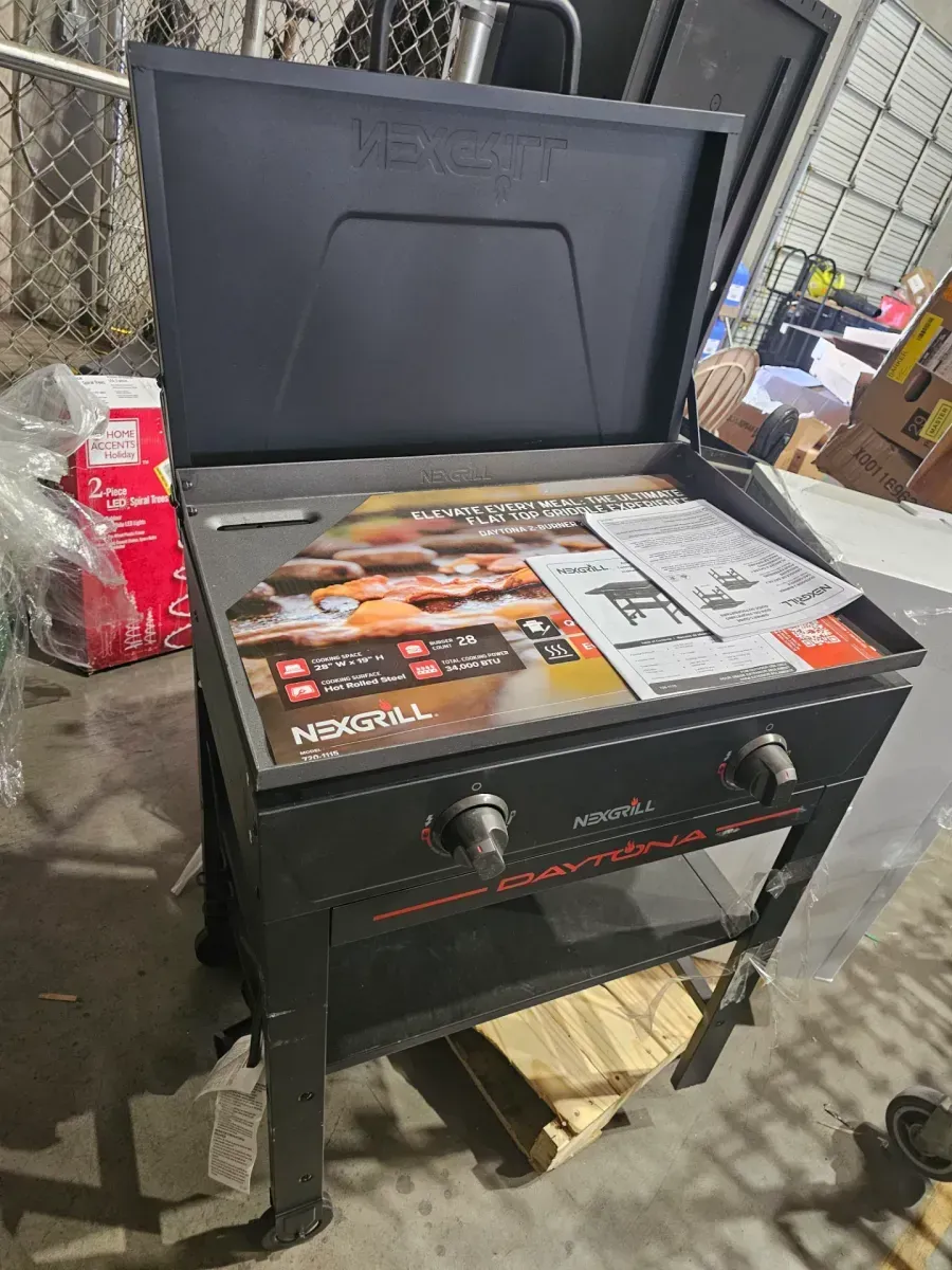 Daytona 2-Burner Propane Gas Grill 28 in. Flat Top Griddle in Black with Lid - image 4