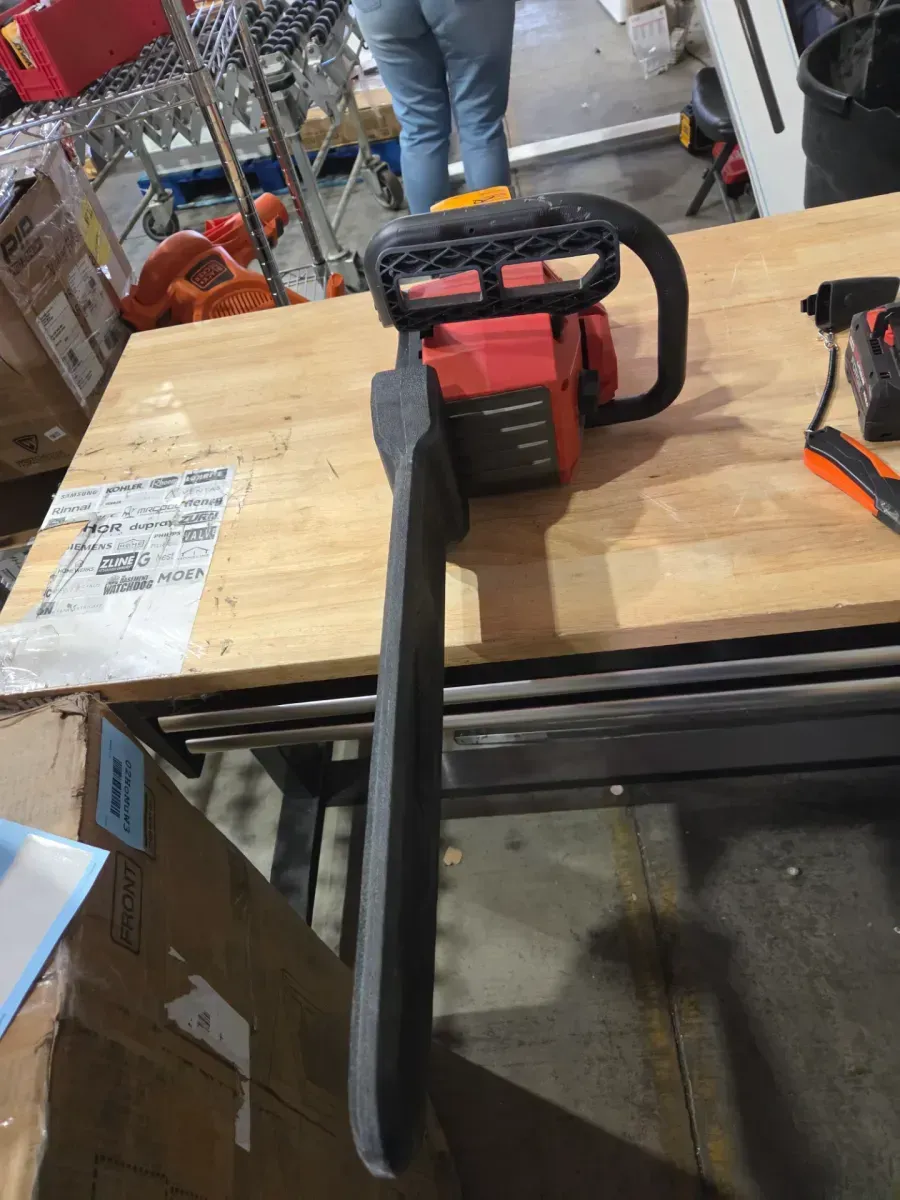 M18 FUEL 18V Brushless Cordless 20 in. Dual Battery Chainsaw Kit with (2) 8.0 Ah FORGE Batteries, Dual Bay Rapid Charger - image 2