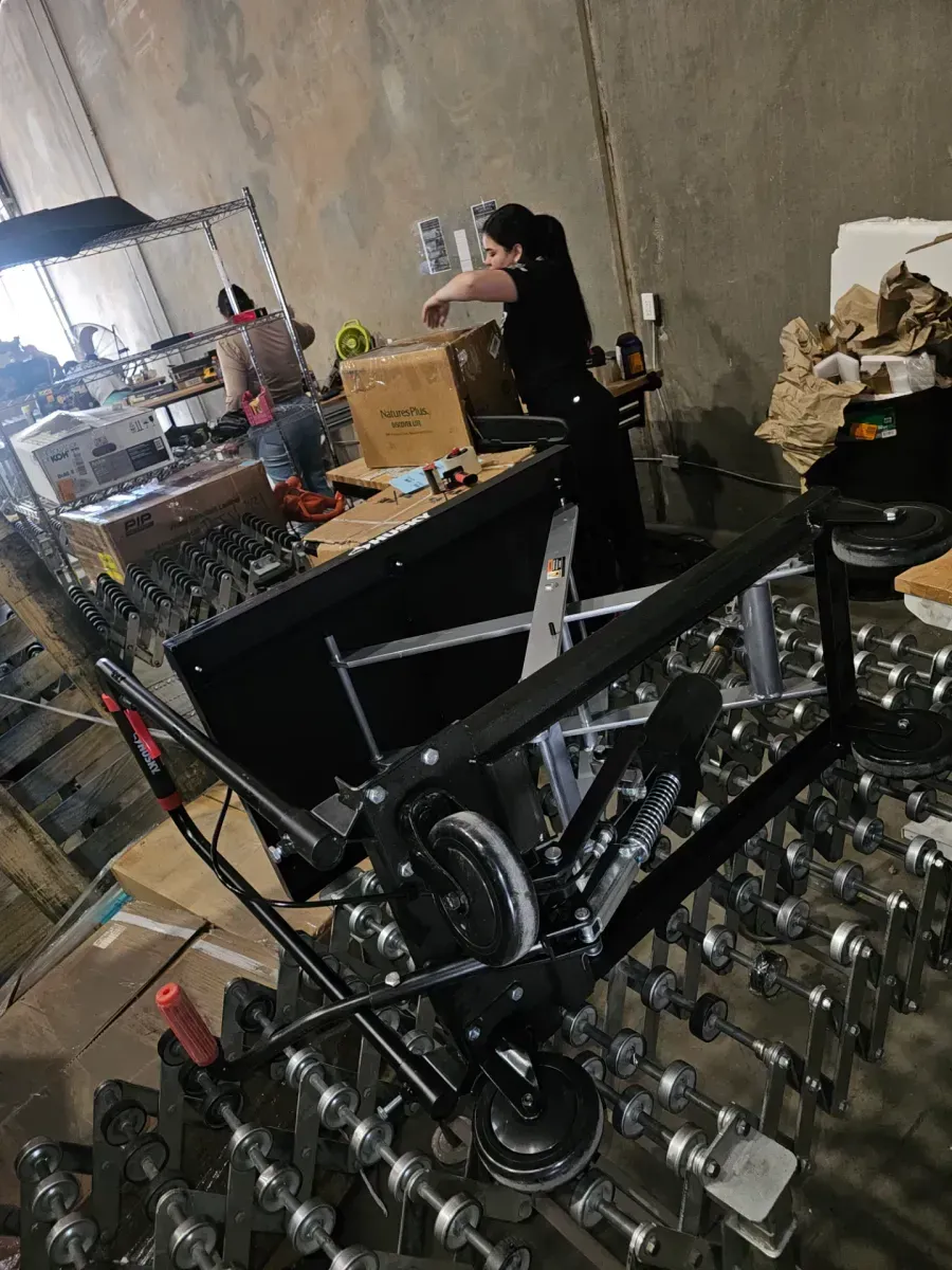 Husky 500 lb. Hydraulic Lift Table - image 3