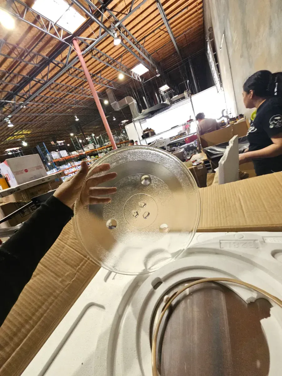 GE 1.1 Cu. Ft. Capacity Countertop Microwave Oven - image 2