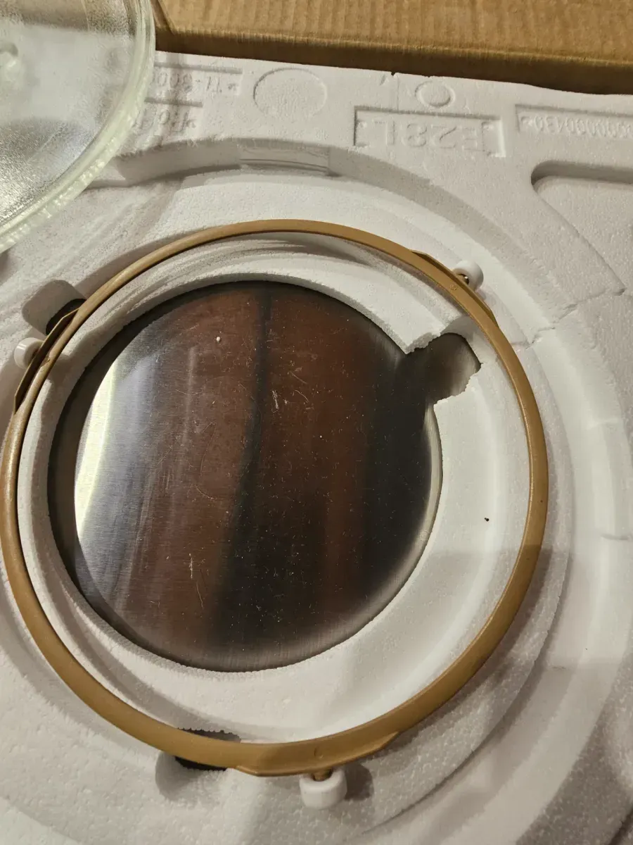 GE 1.1 Cu. Ft. Capacity Countertop Microwave Oven - image 3