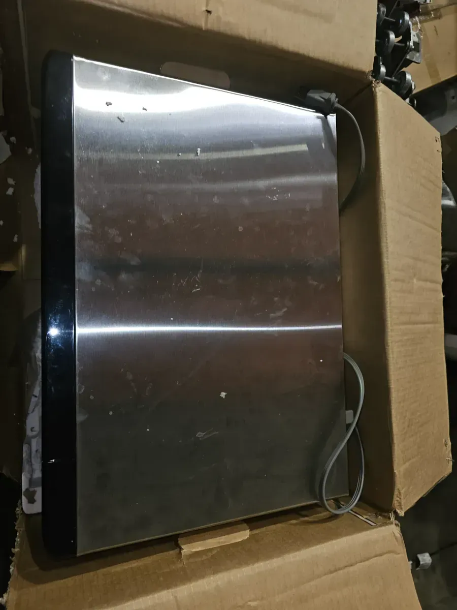 GE 1.1 Cu. Ft. Capacity Countertop Microwave Oven - image 6