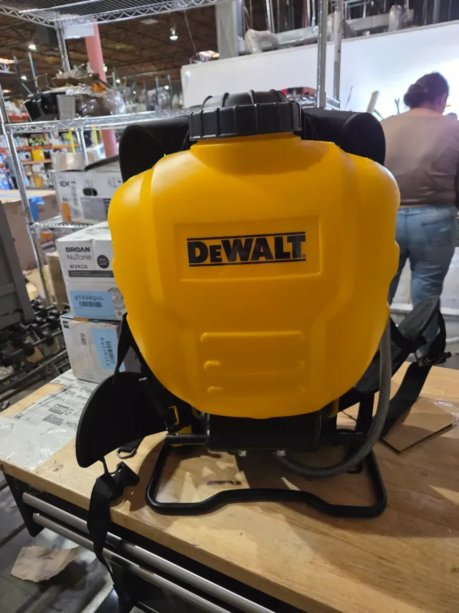4 Gal. Backpack Sprayer - image 2