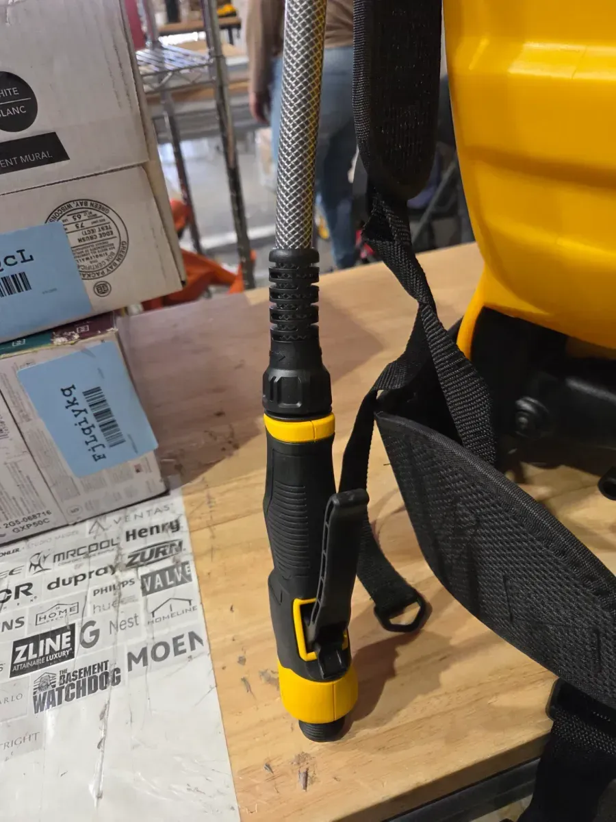 4 Gal. Backpack Sprayer - image 3