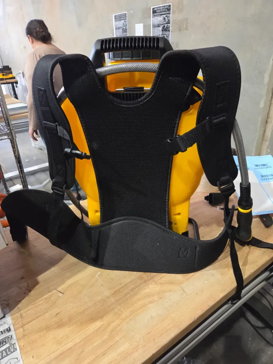 4 Gal. Backpack Sprayer - image 4