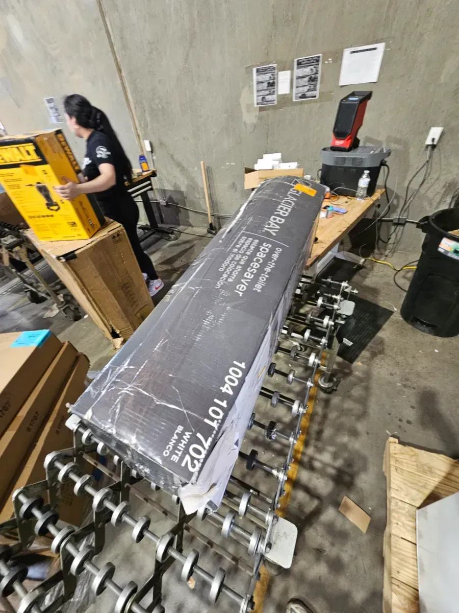 Shaker 26.7 in. W x 68 in. H x 10.1 in. D White Over The Toilet Storage with Adjustable Shelves & Doors - image 6