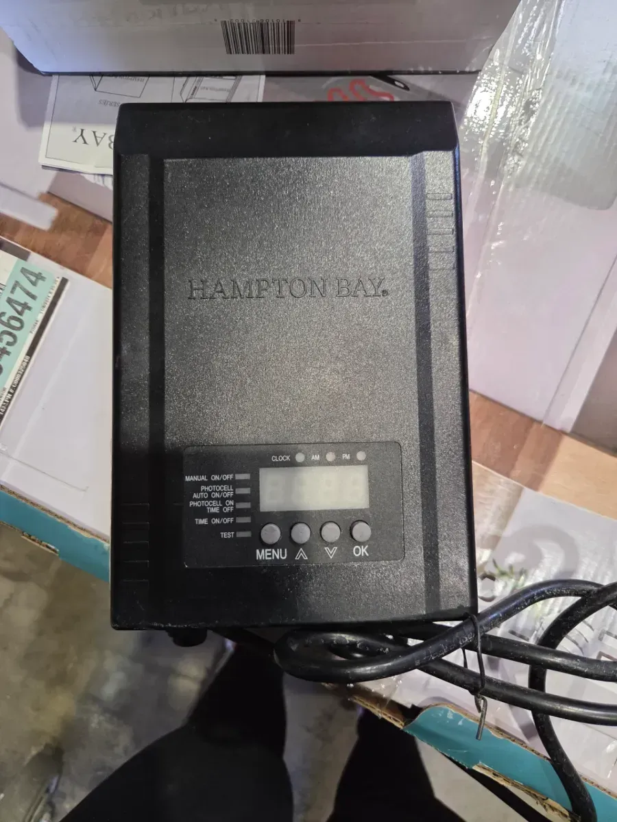 Hampton Bay Low-Voltage 200-Watt Landscape Lighting Transformer with Dusk to Dawn Sensor - image 2