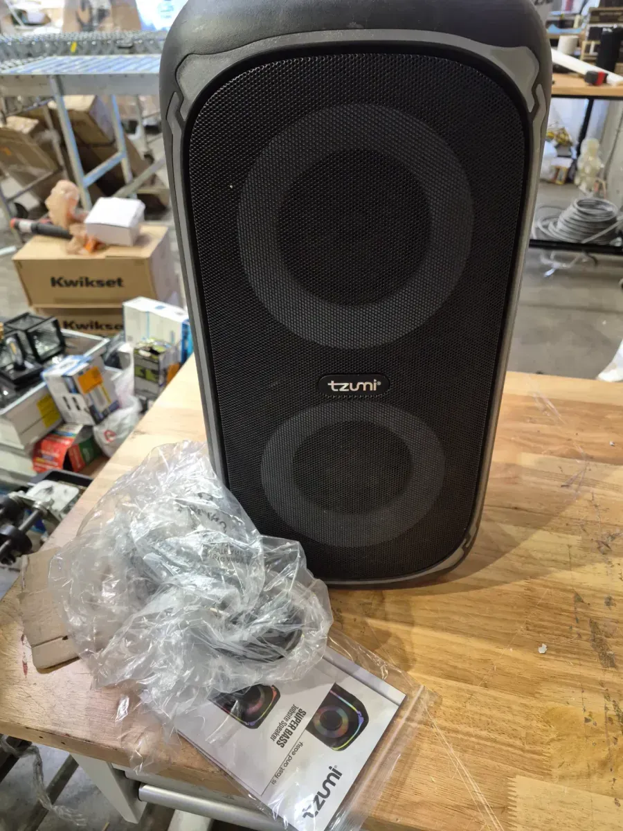 Speaker (Tzumi Super Bass Jobsite Speaker) - image 4