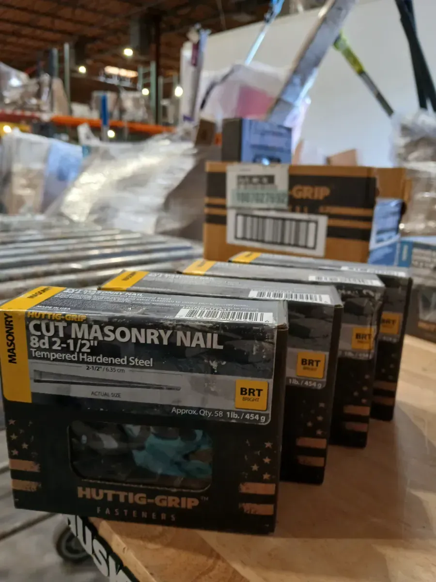 Huttig-Grip 8d 2-1/2" Cut Masonry Nails, Tempered Hardened Steel (1 lb Box) - image 1