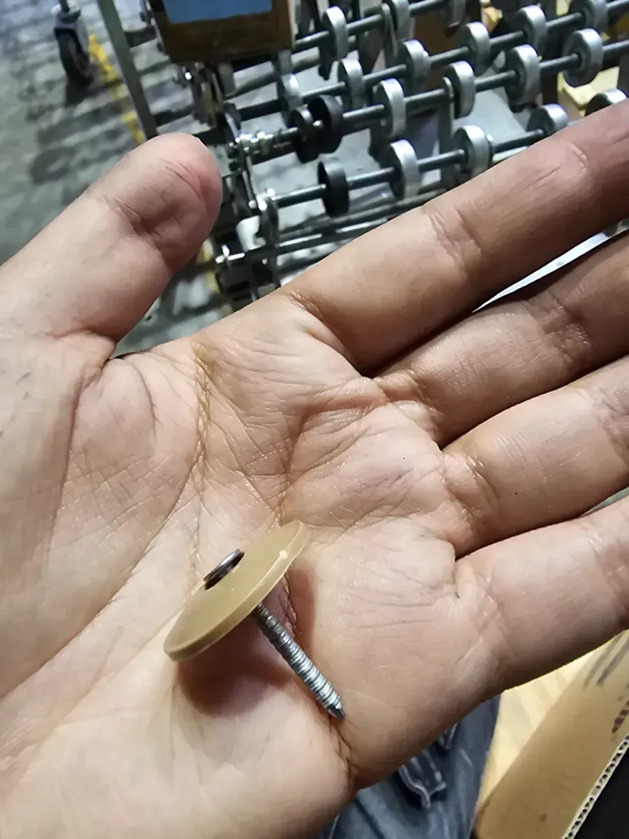 Huttig-Grip Fasteners 1" Ring Shank Round Cap Nails (1 lb Box) - image 1