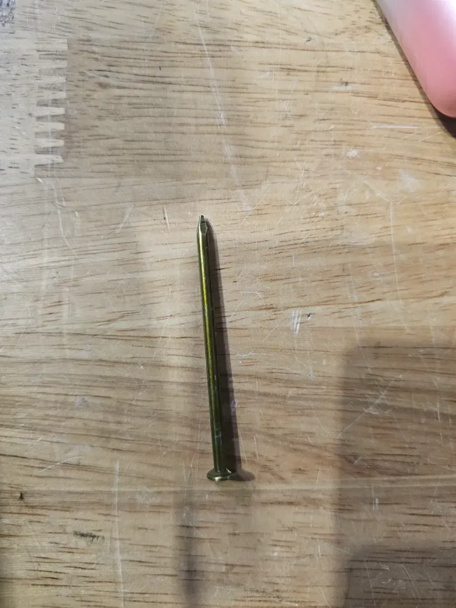 Huttig-Grip 8d x 2-3/8" Vinyl Coated Sinker Framing Nails, 5 lb. Box - image 1