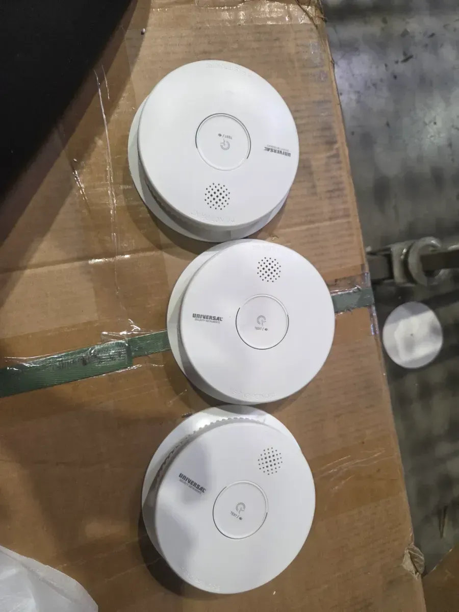 (3-Pack) Hardwired and 1-Year Replaceable Battery Backup Smoke Detector with Photoelectric Sensor - image 4