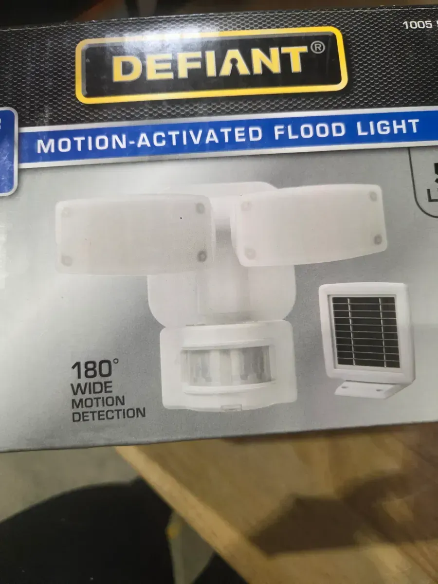 180° White Motion Sensor Solar Powered Outdoor 2-Head LED Security Flood Light 500 Lumens - image 6