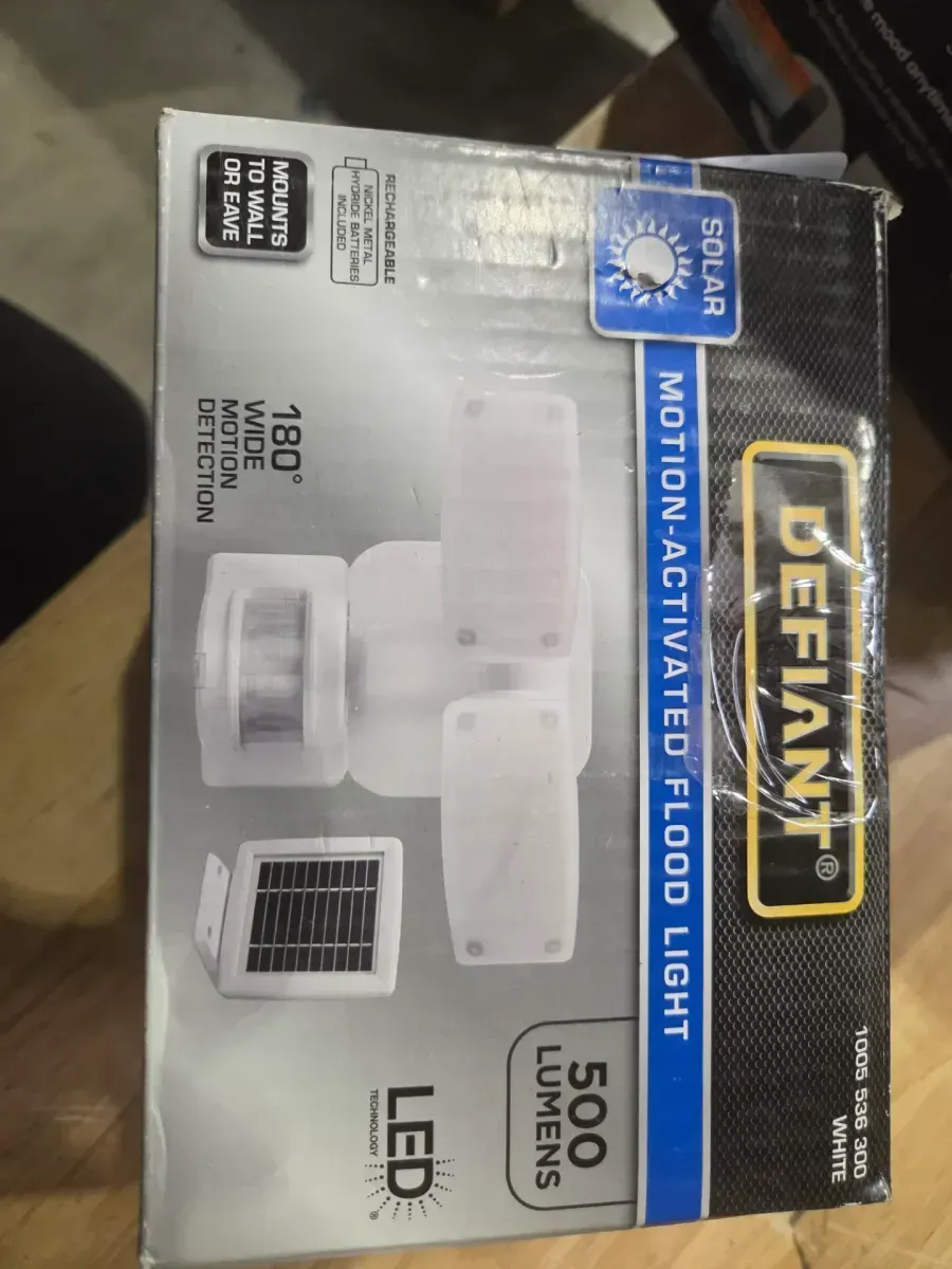 180° White Motion Sensor Solar Powered Outdoor 2-Head LED Security Flood Light 500 Lumens - image 4