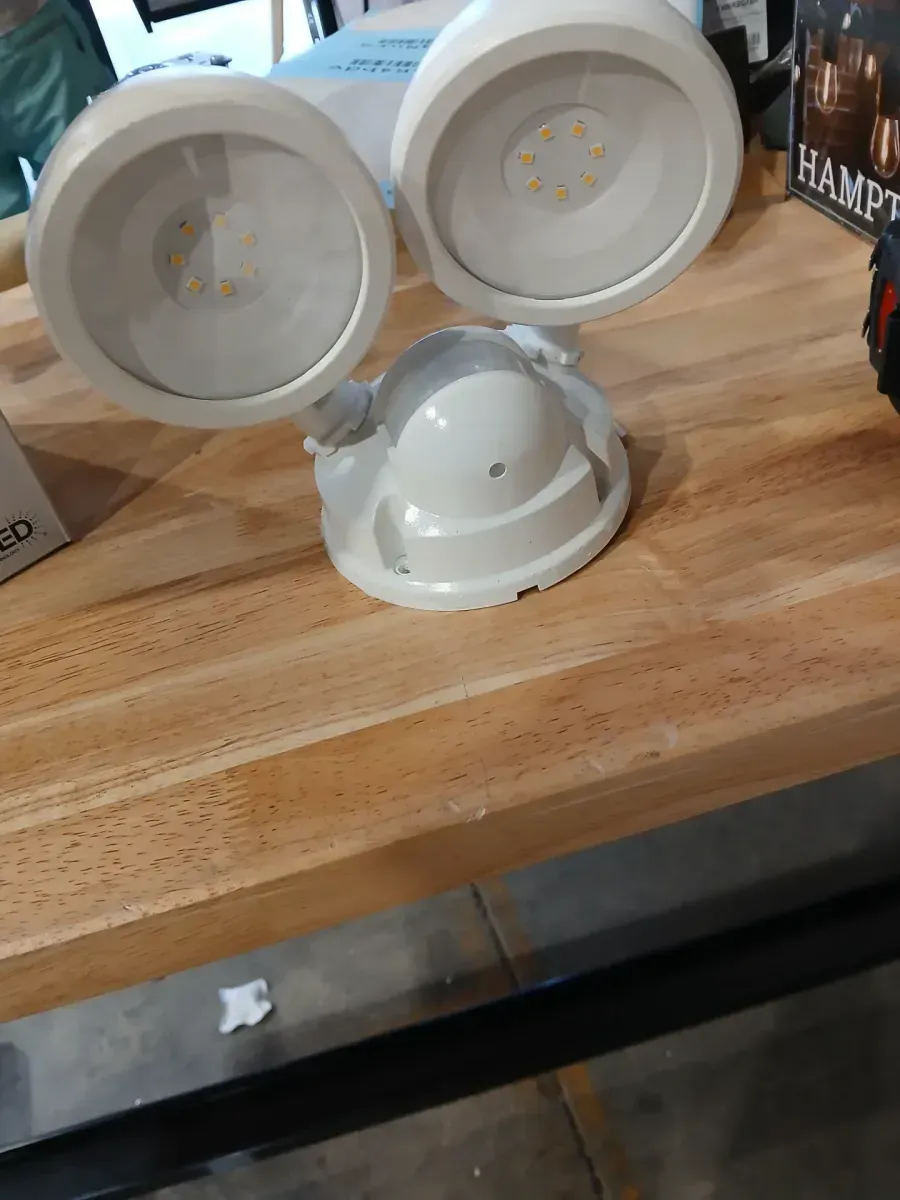 180° White Motion Sensing Security Light Wired Outdoor 2-Head LED Flood Light 1000 Lumens - image 3