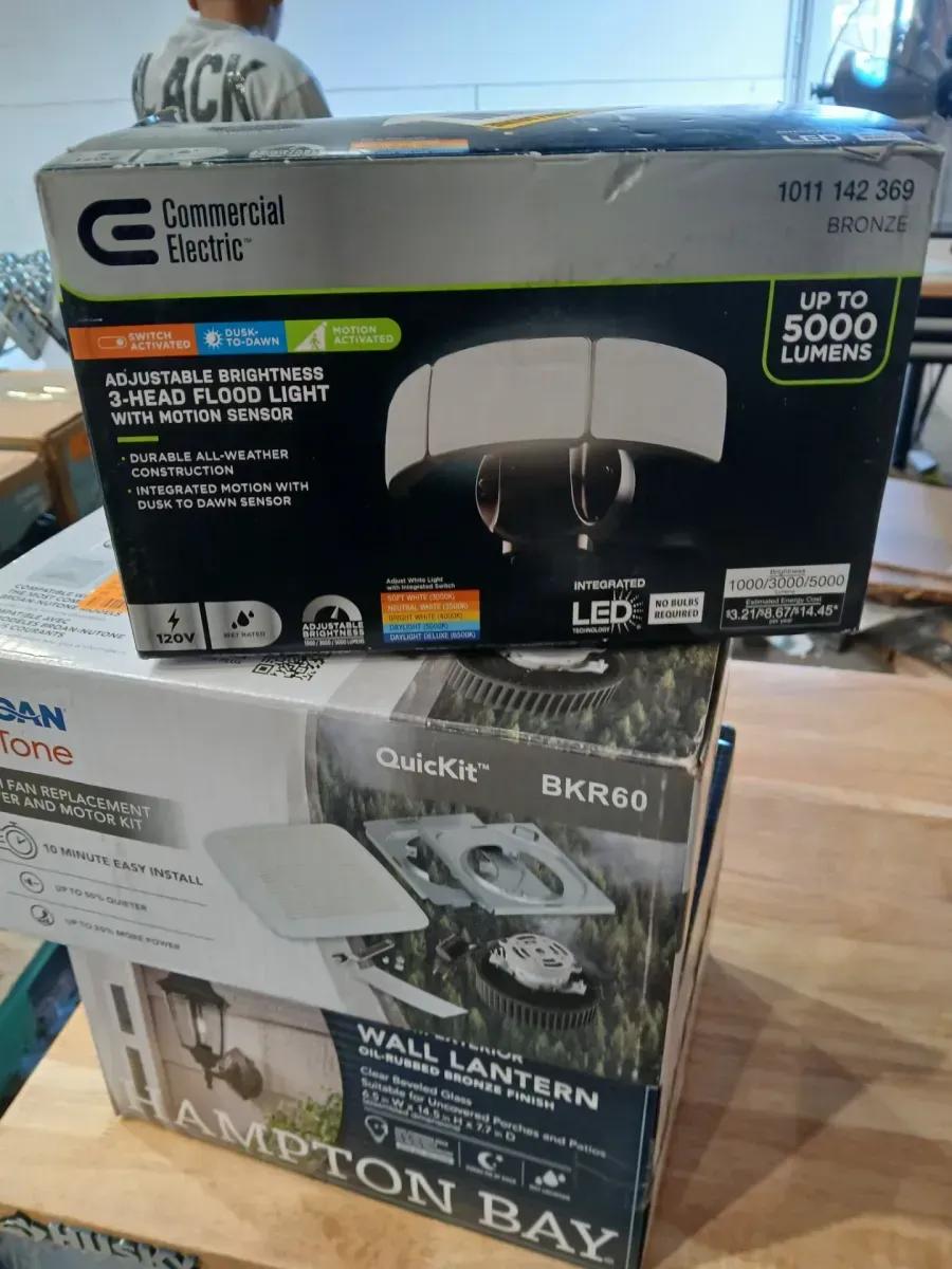 1000/3000/5000 Lumen Select Integrated LED Selectable 5CCT Bronze Dusk to Dawn or Motion Sensing Flood Light - image 2