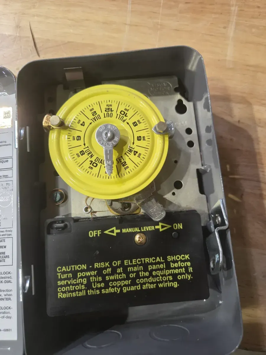 T100 Series 40 Amp 125V SPST 24-Hour Mechanical Time Switch with Indoor Enclosure - image 2