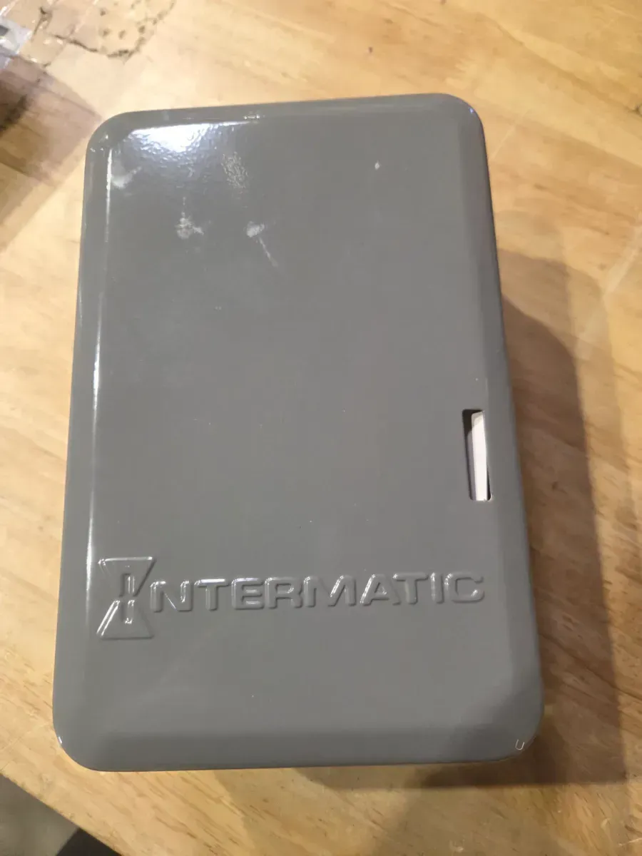 T100 Series 40 Amp 125V SPST 24-Hour Mechanical Time Switch with Indoor Enclosure - image 3