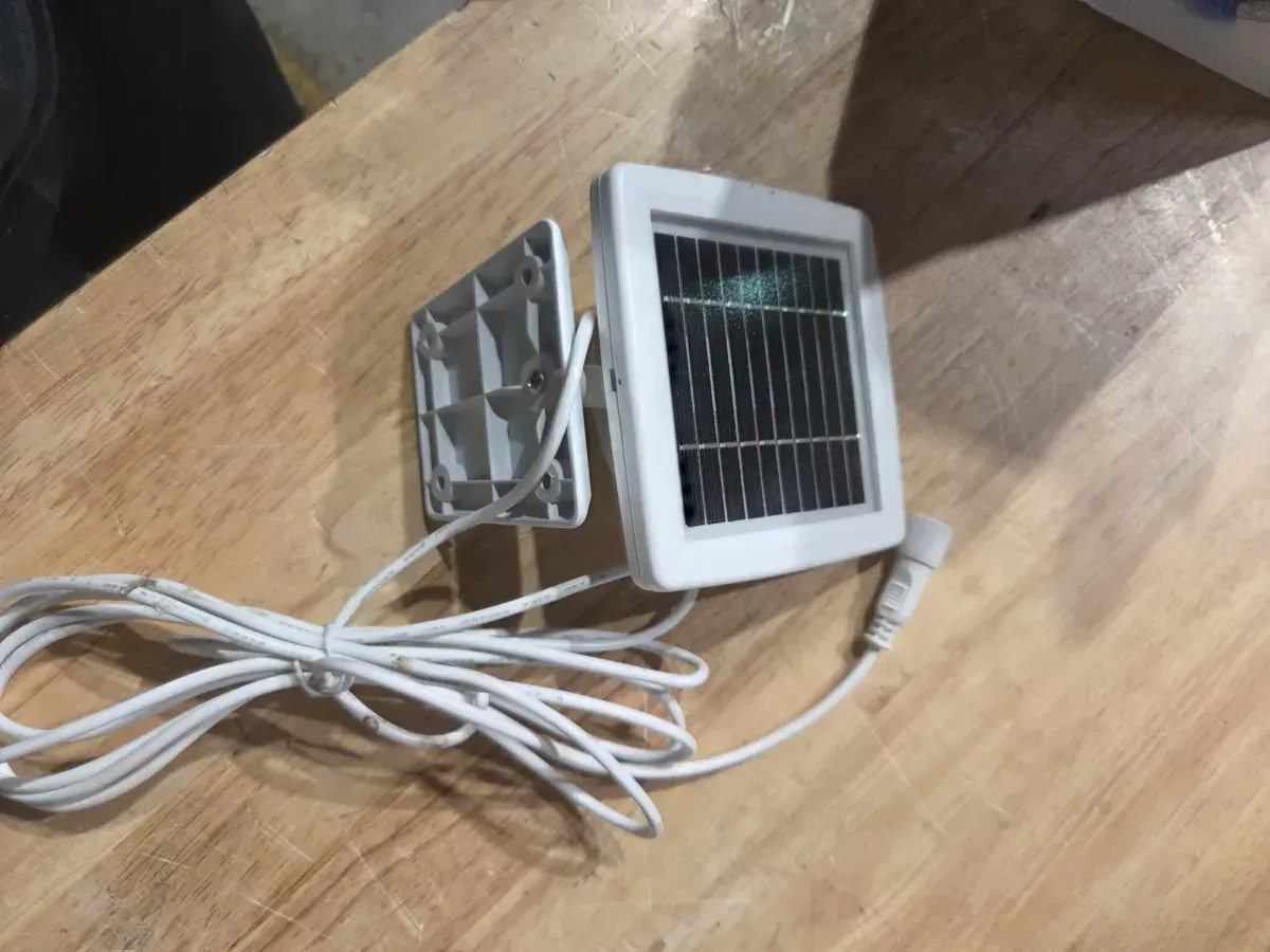 180° White Motion Sensor Solar Powered Outdoor 2-Head LED Security Flood Light 500 Lumens - image 3