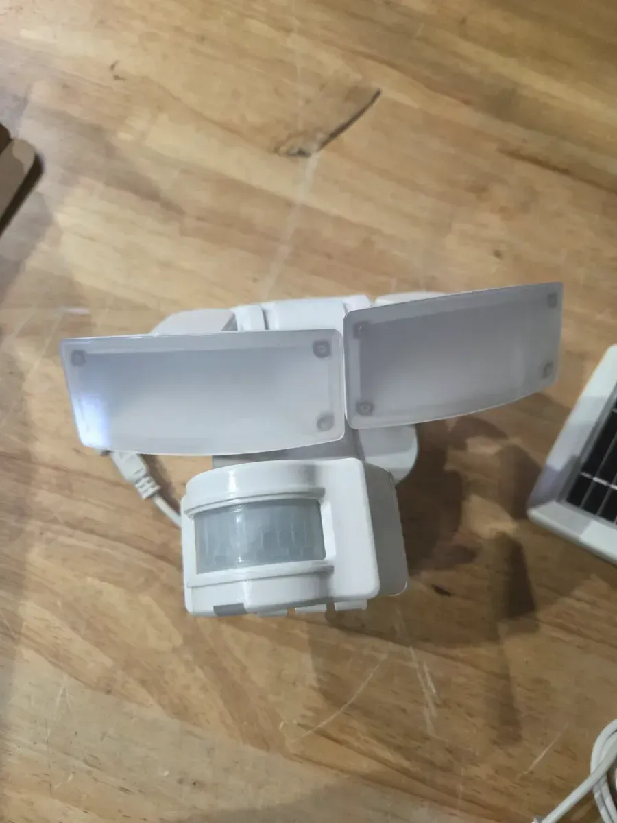 180° White Motion Sensor Solar Powered Outdoor 2-Head LED Security Flood Light 500 Lumens - image 3