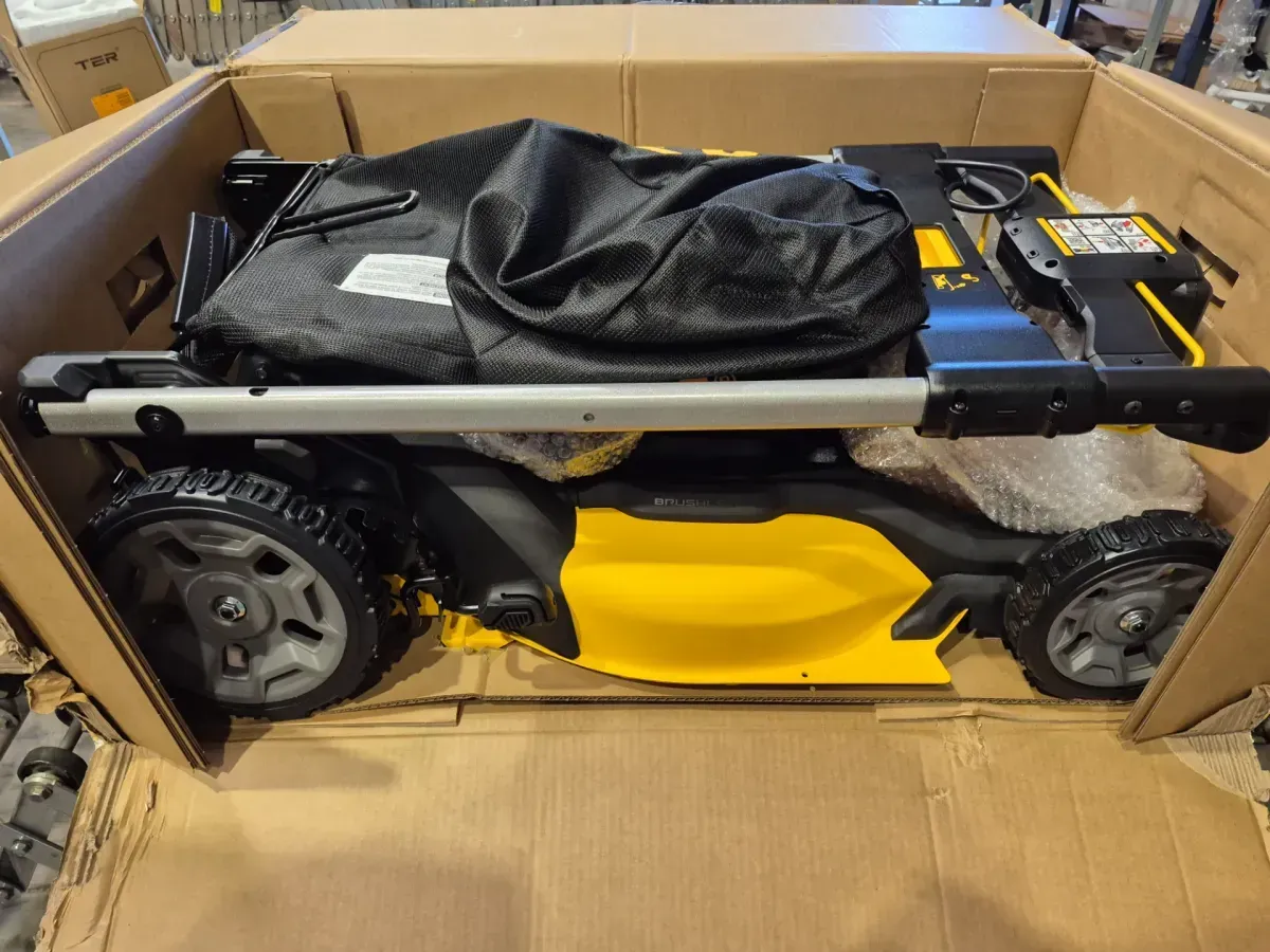 2x20V MAX 21 in. Cordless Battery Powered Push Lawn Mower Kit with (2) 10 Ah Batteries and Chargers - image 4