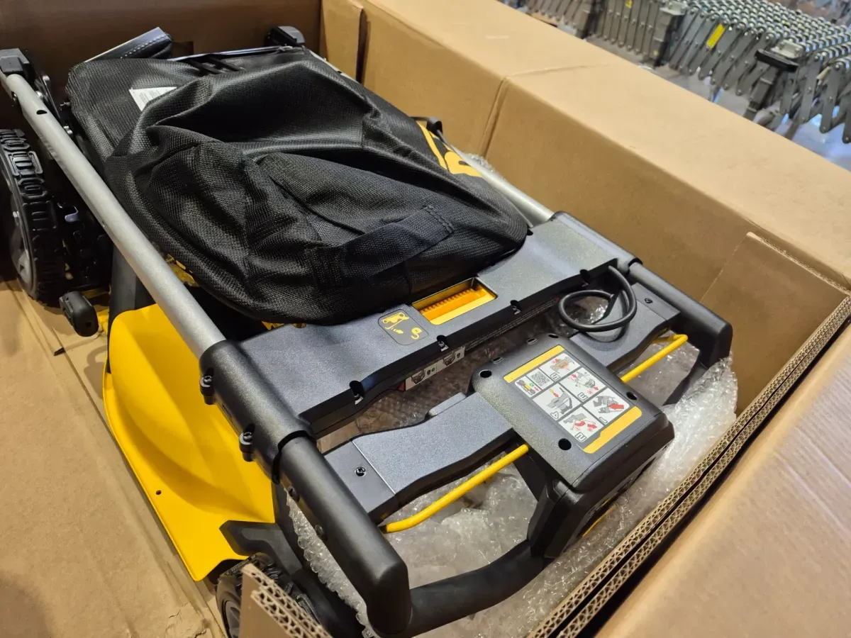 2x20V MAX 21 in. Cordless Battery Powered Push Lawn Mower Kit with (2) 10 Ah Batteries and Chargers - image 5