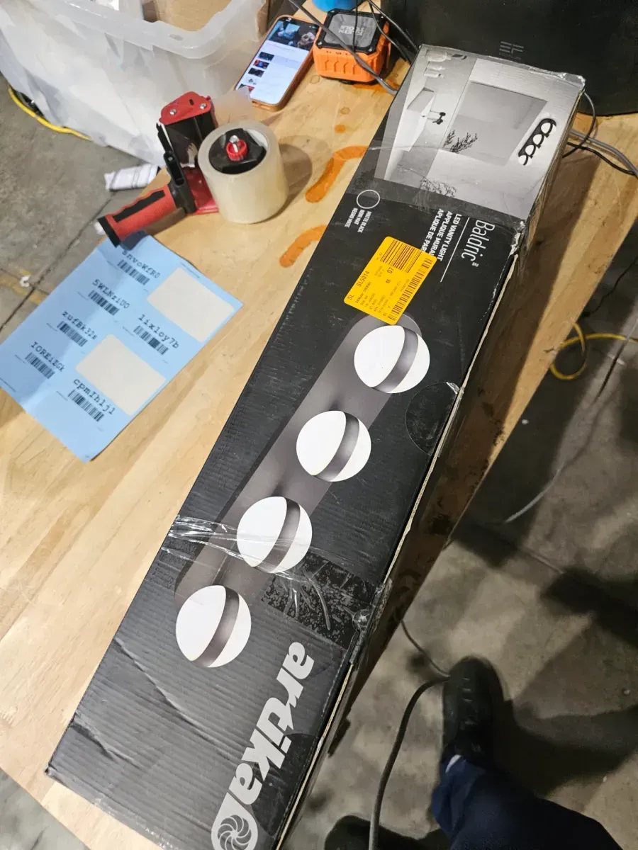 Baldric 27 in. 4 Light Black Modern Integrated LED 3 CCT Vanity Light Bar for Bathroom - image 5