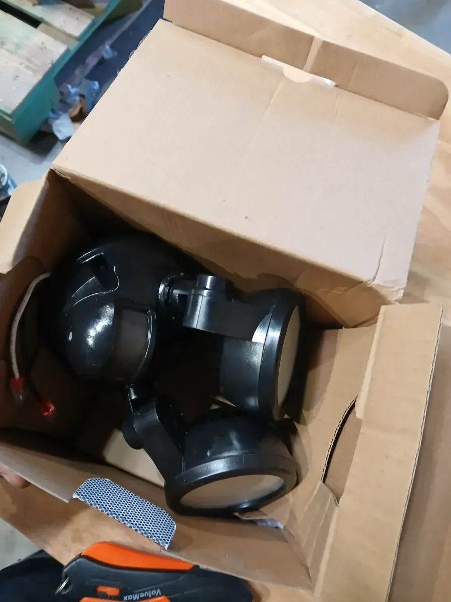 180° Black Motion Sensing Security Light Wired Outdoor 2-Head LED Flood Light 1000 Lumens - image 3