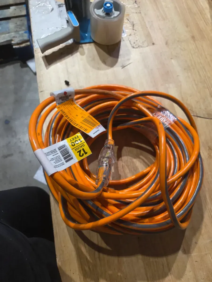 100 ft. 12/3 Extension Cord - image 2