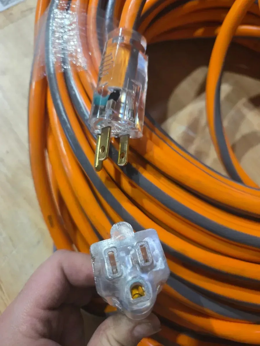 100 ft. 12/3 Extension Cord - image 3