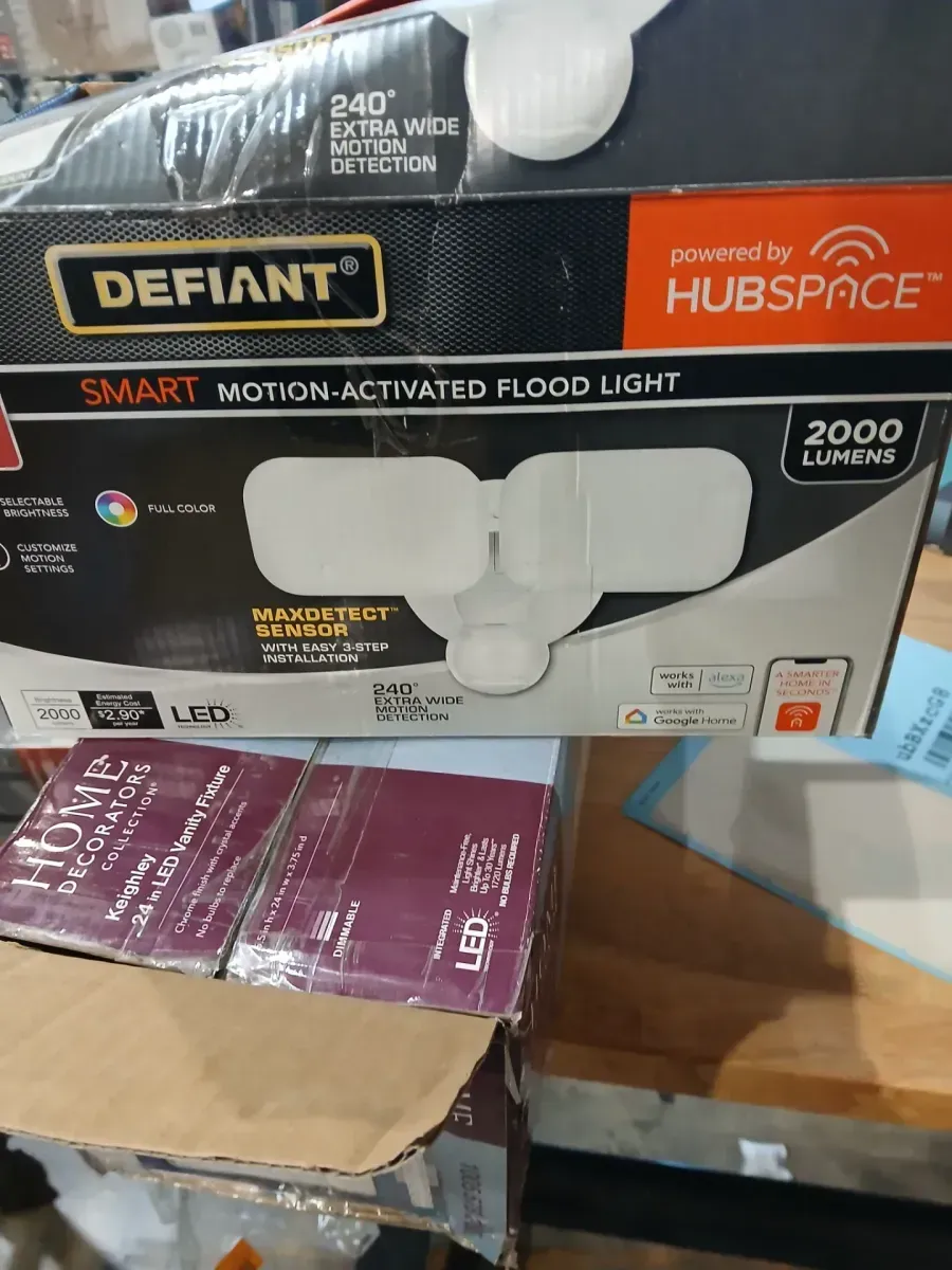 Maxdetect 240° Motion Sensor Wired Outdoor 2-Head LED Flood Light 2000-Lumens, Powered by Hubspace - image 2