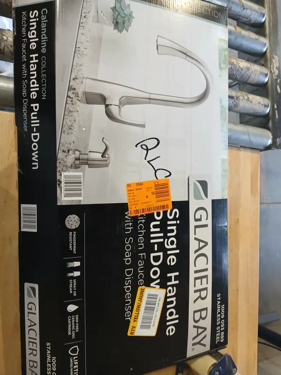 Calandine Single-Handle Pull-Down Sprayer Kitchen Faucet with soap dispenser in Spot Resist Stainless - image 3