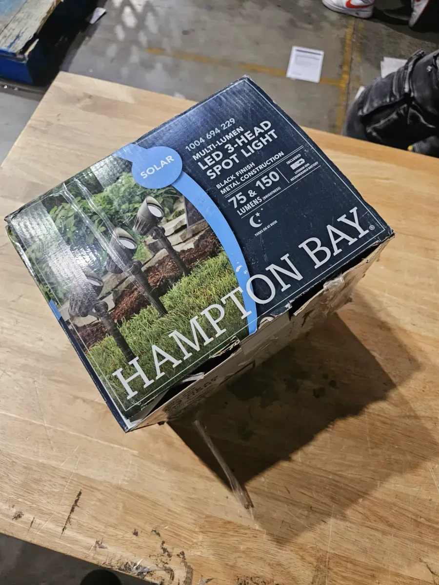 75-150 Lumen Black LED High-Low Metal Weather Resistant 3-Head Outdoor Solar Spot Light - image 4