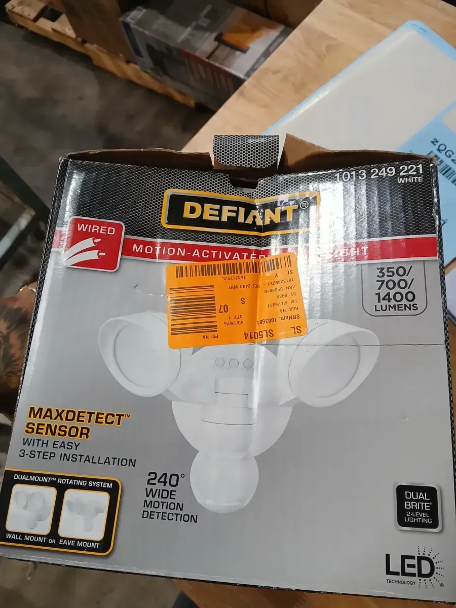 MaxDetect 240° White Motion Sensing Wired Outdoor 2-Head LED Security Flood Light 1400 Lumens DualBrite 2-Level Lighting - image 3