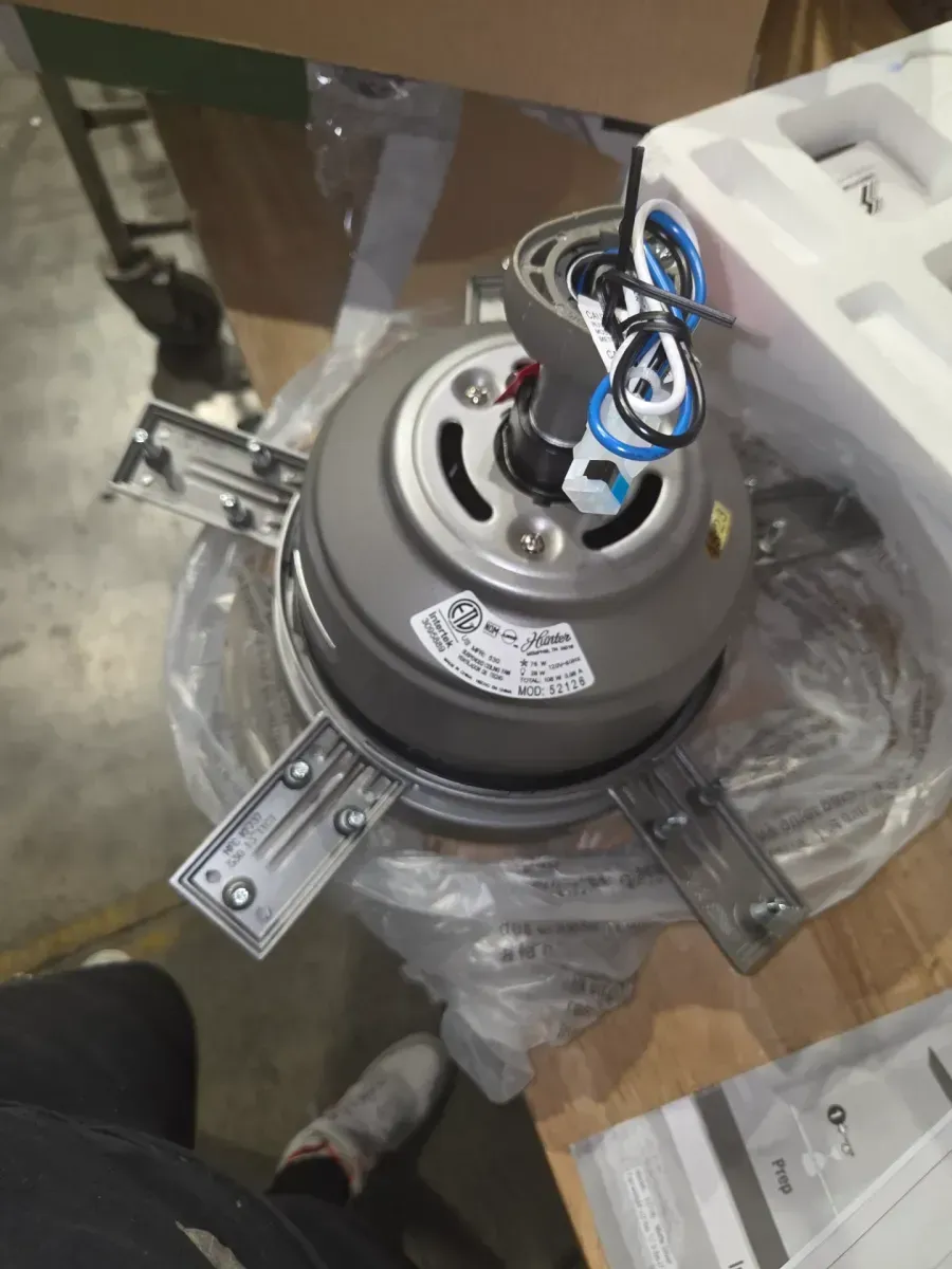 Antero 44 in. Hunter Express Indoor Matte Silver Ceiling Fan with Light Kit Included - image 8