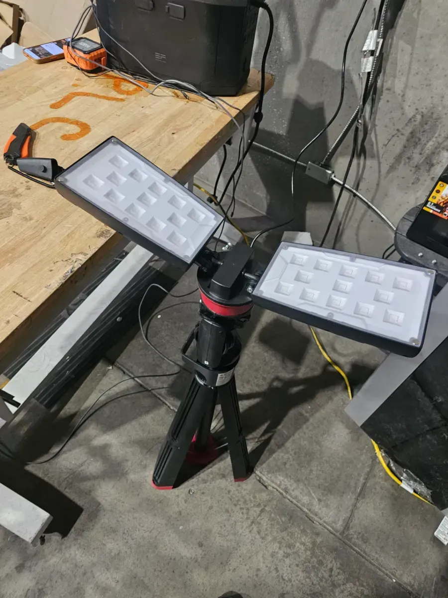 7000 Lumens Portable Corded LED Work Light with Tripod - image 2