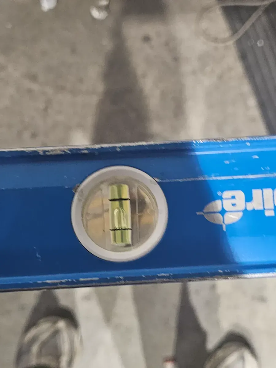 72 in. Aluminum Box Level - image 3